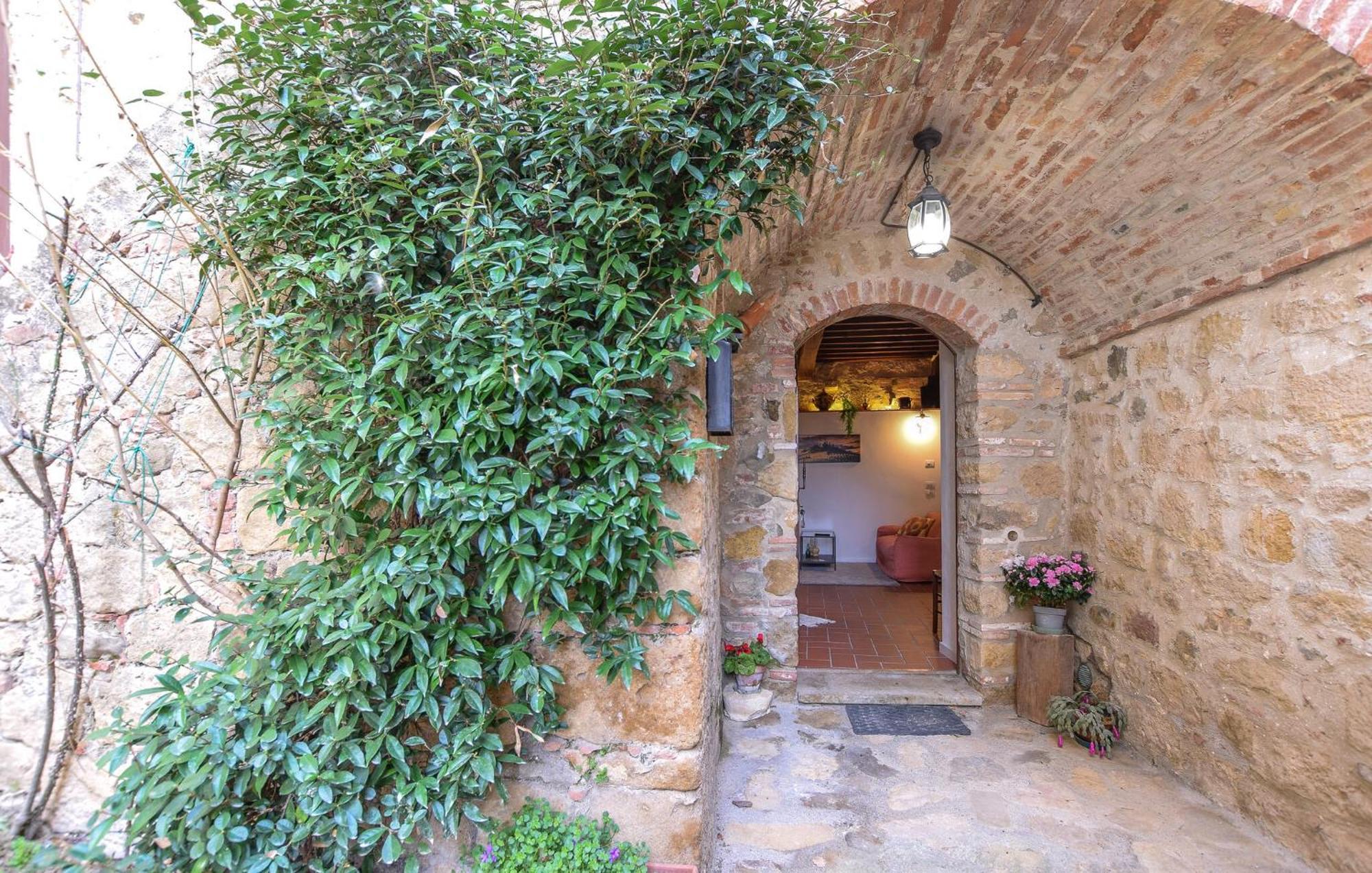 Cozy Apartment In Monticchiello With Wi-Fi Buitenkant foto